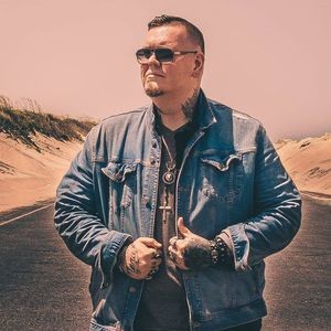 Meet your Posher, Derrick